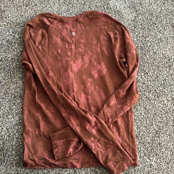 Lululemon long sleeve swiftly tech women’s size 8. - Picture 5 of 6